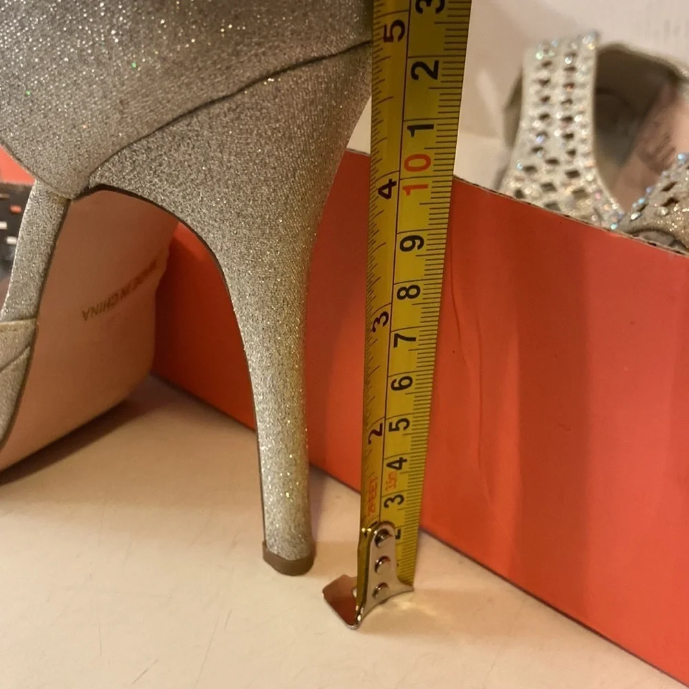 Silver Sparkle Womens Heels SZ 6.5